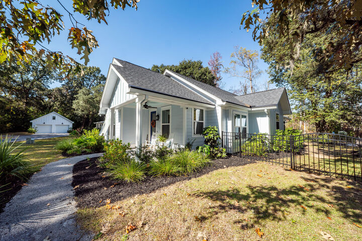 Property Photo: 2978 Harefield Lane SC 29455