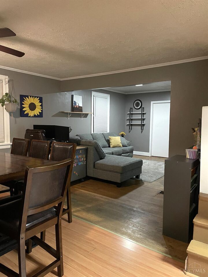 Property Photo:  4877 N Overlook Avenue  OH 45238 