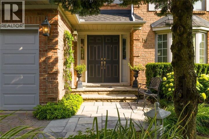 Property Photo:  19 Honeysuckle Crescent  ON L9K 1A9 