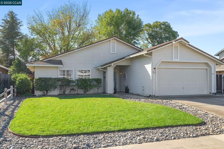 Property Photo: 1701 Pine Ct CA 94561