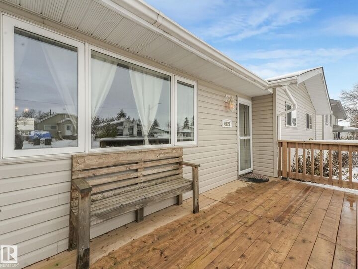 Property Photo:  4927 52 Avenue  AB T0A 0K0 