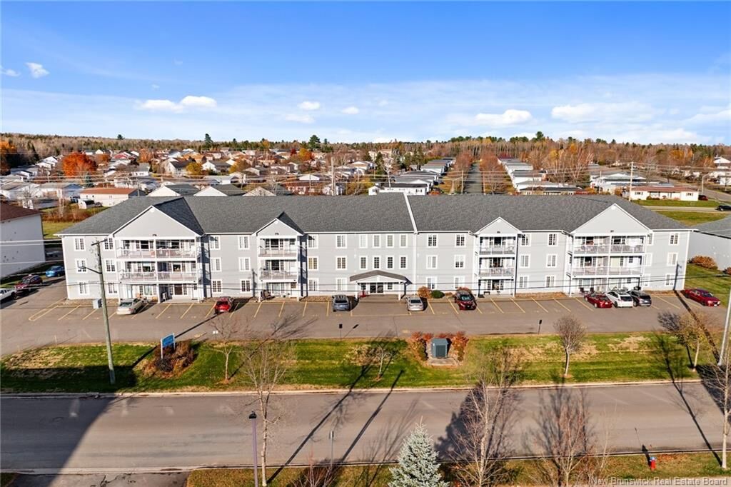 Property Photo:  185 Reynolds Street 4  NB E3A 0K7 