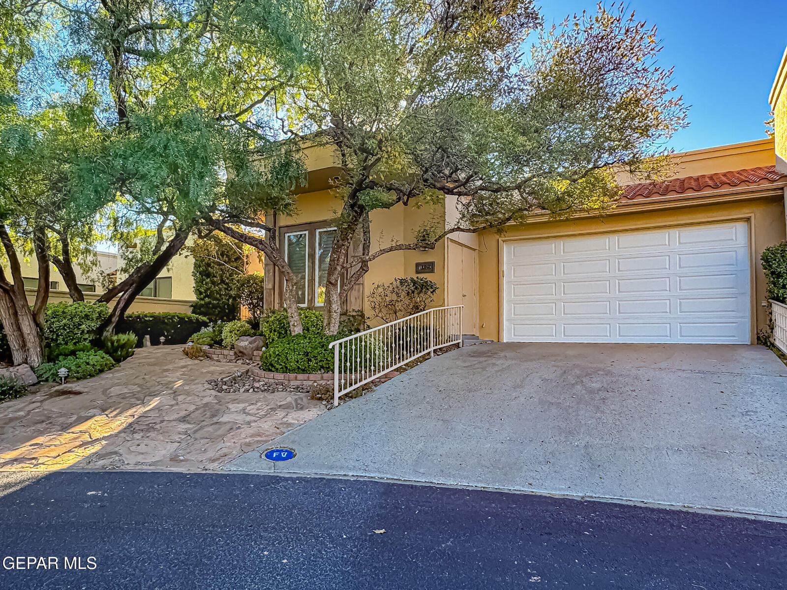 Property Photo: 1039 Los Jardines Circle TX 79912