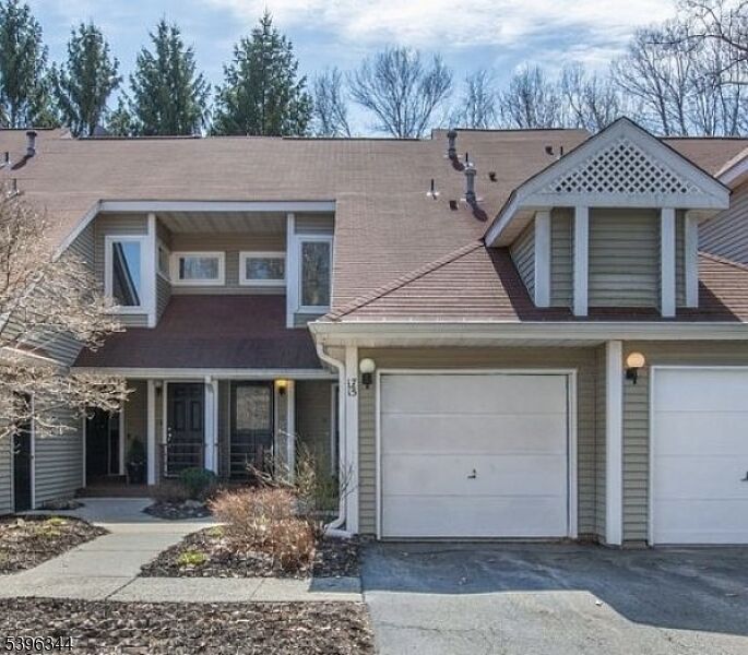 Property Photo: 15 Schofield Ct NJ 07438