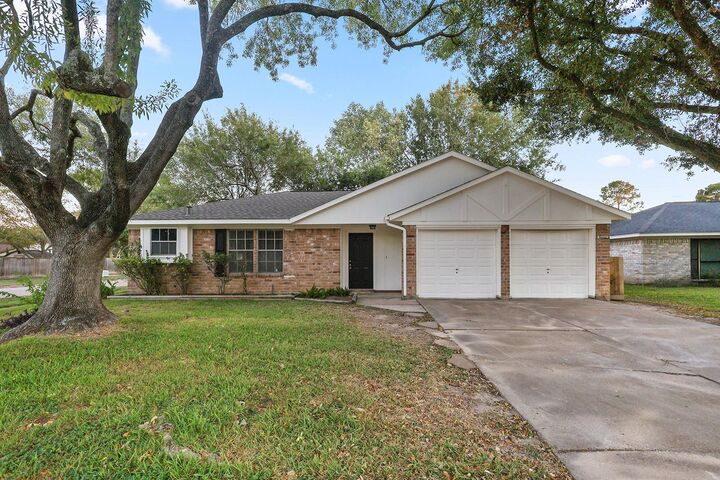 Property Photo:  1003 Valley Ranch Drive  TX 77450 
