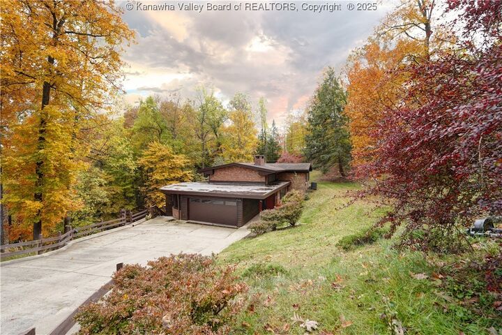 Property Photo: 1614 Ridgeview Road WV 25314