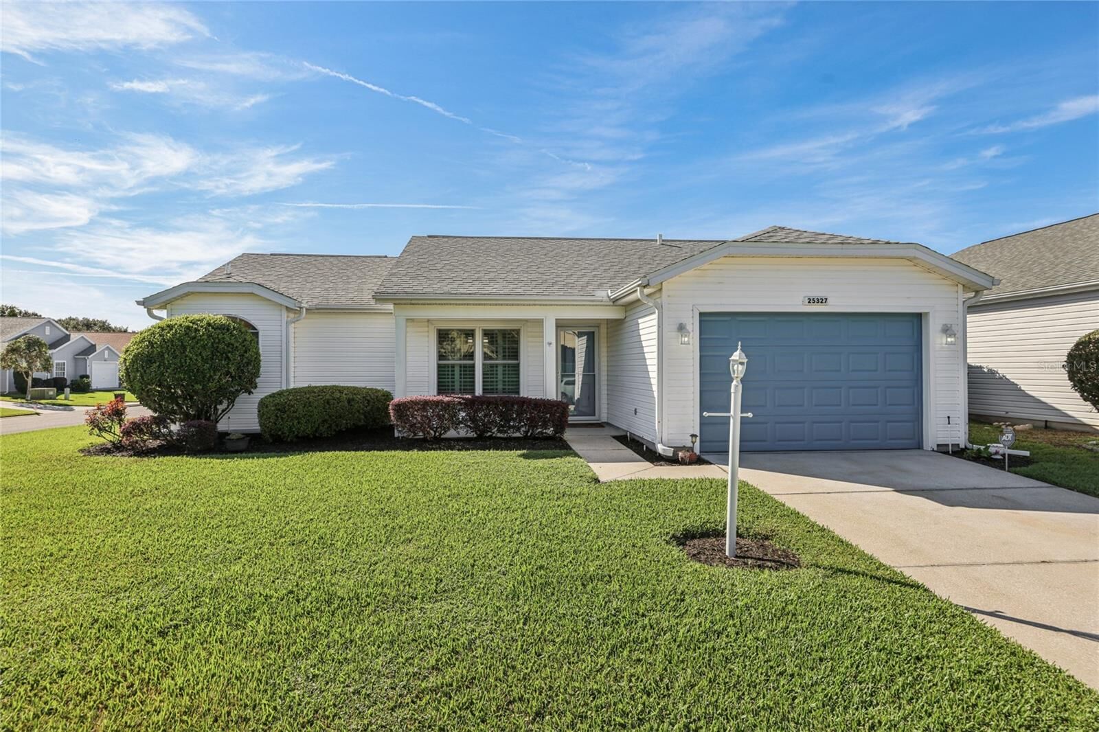 Property Photo: 25327 Hibiscus Street FL 34748