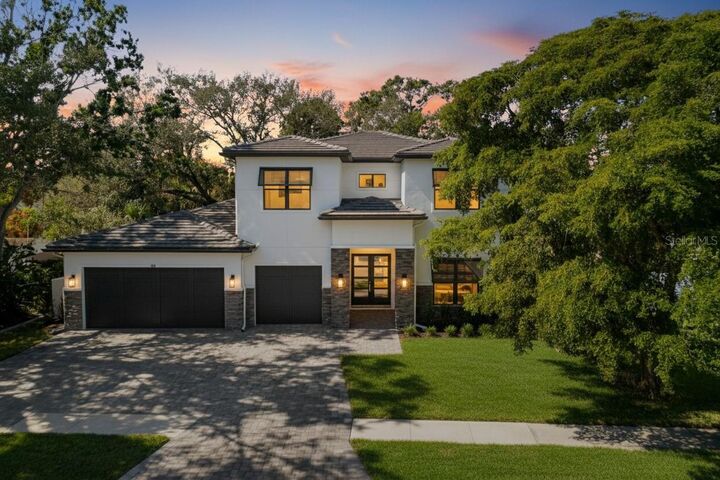 Property Photo: 3512 Camino Real FL 34239