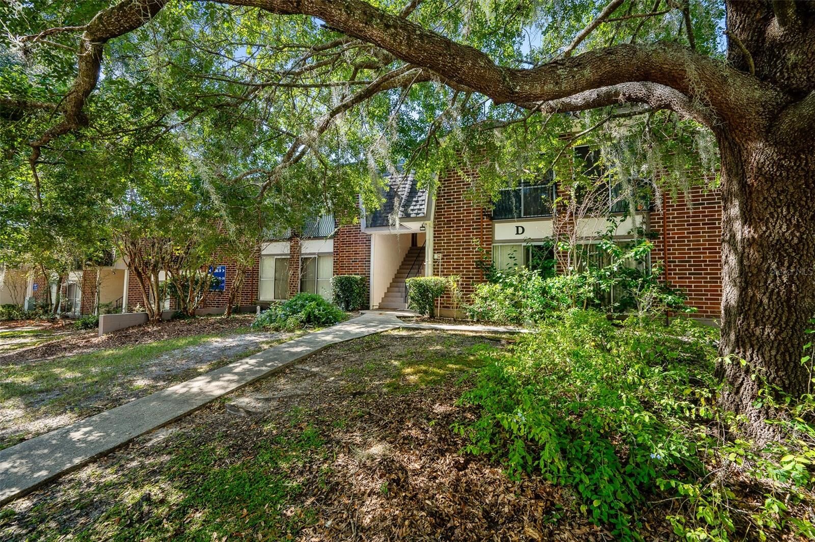 Property Photo:  1700 SW 16th Court D24  FL 32608 