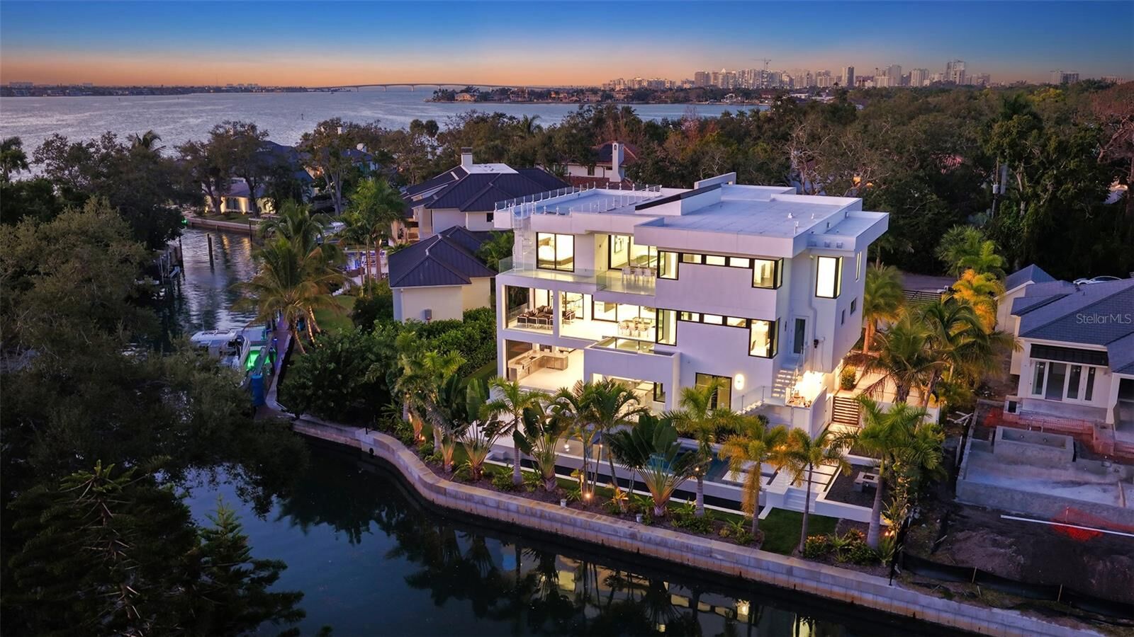 Property Photo:  1610 N Lodge Drive  FL 34239 