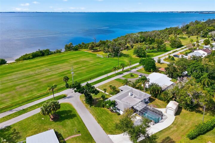 6240 Uplands Boulevard  Sarasota FL 34243 photo