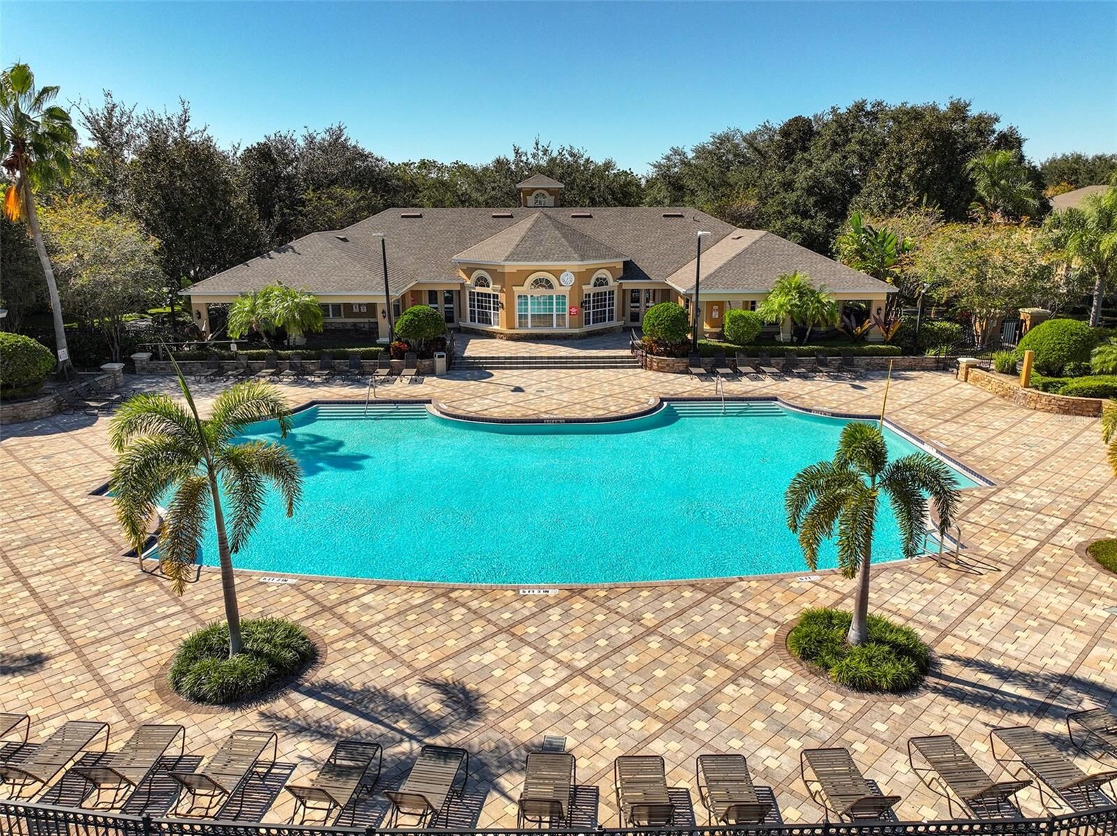 Property Photo: 2864 Polana St 106 FL 32835