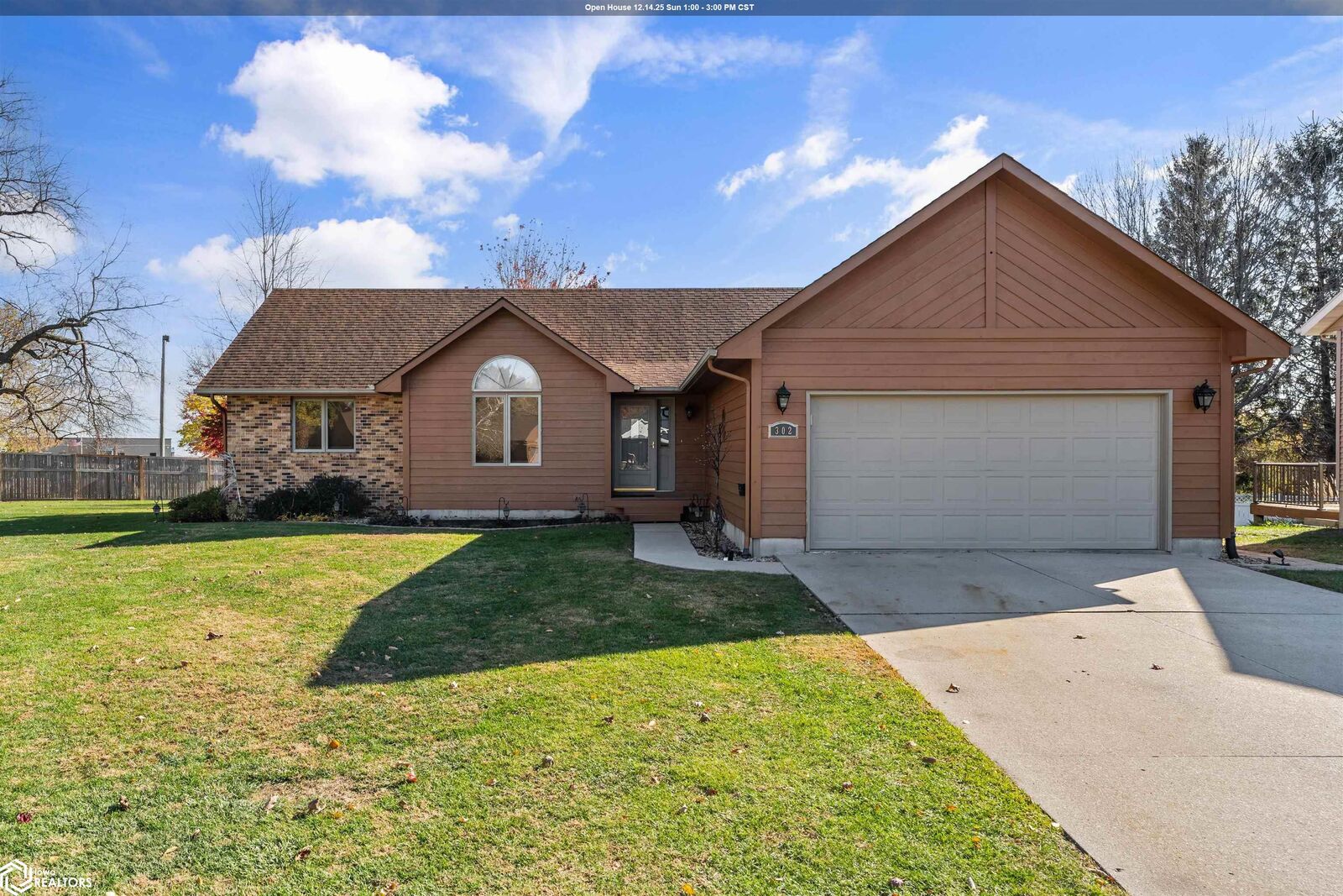 Property Photo:  302 Richard Lane  IA 50158 