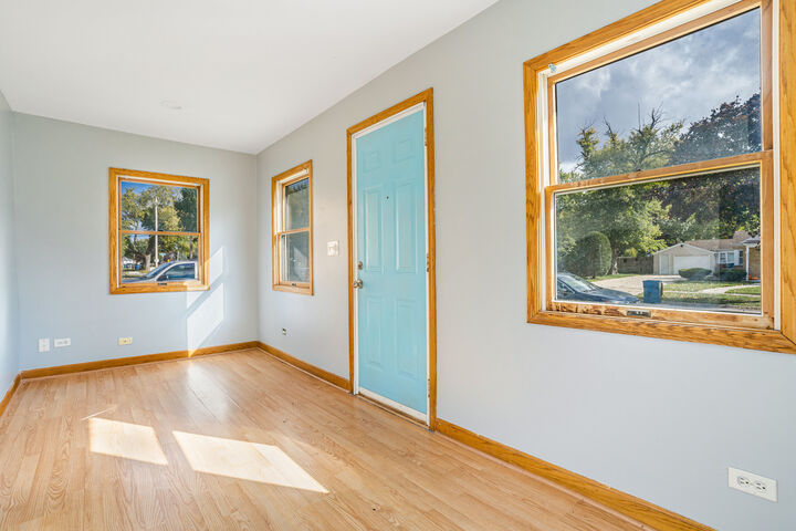 Property Photo:  5416 Franklin Avenue  IL 60453 