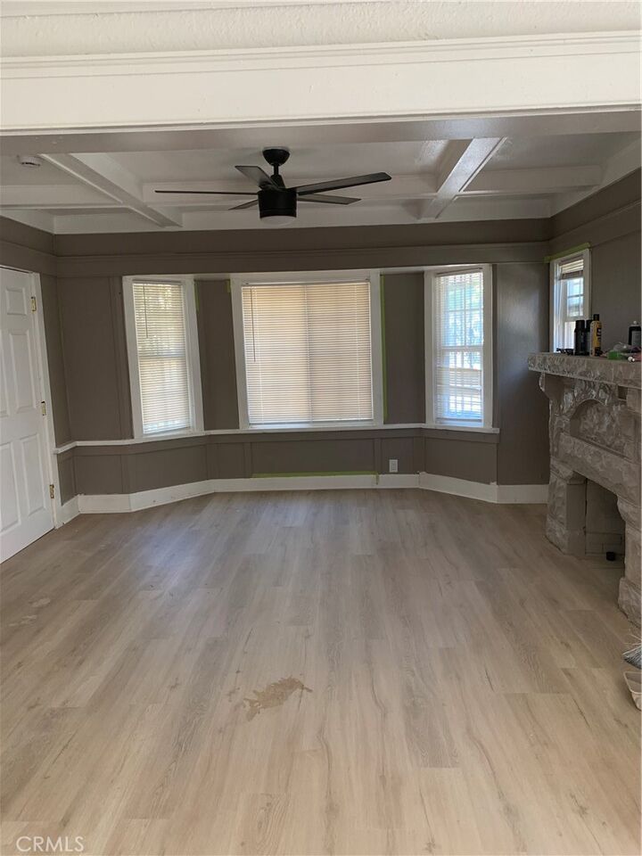 Property Photo:  636 W 52nd  CA 90037 