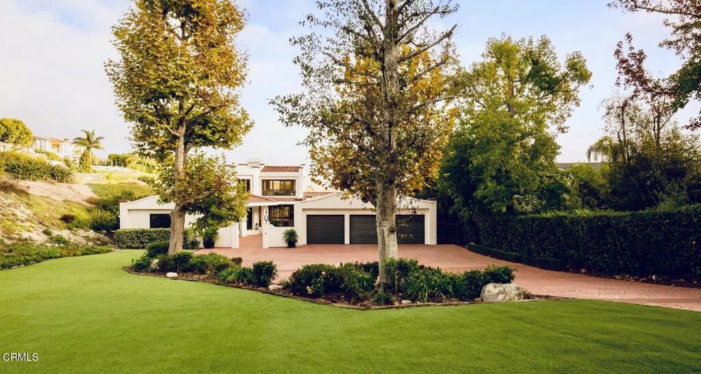 Property Photo:  8 Burrell Lane  CA 90275 