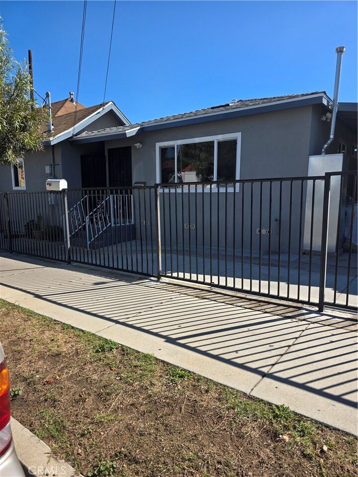 Property Photo:  220 N. Saratoga  CA 90033 