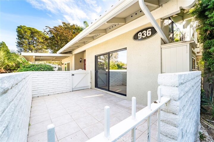 Property Photo:  936 Avenida Majorca B  CA 92637 
