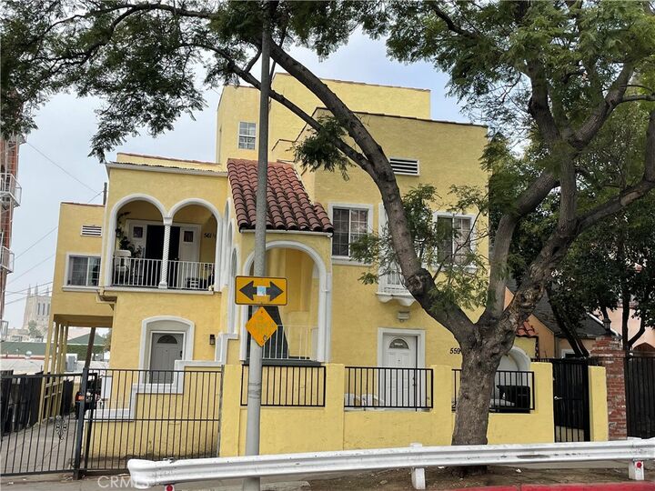 Property Photo:  559 S Coronado  CA 90057 