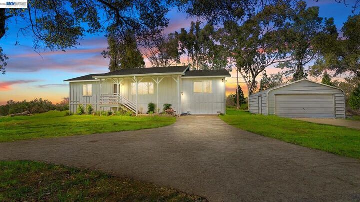 Property Photo: 3710 Lakeview Dr CA 95682