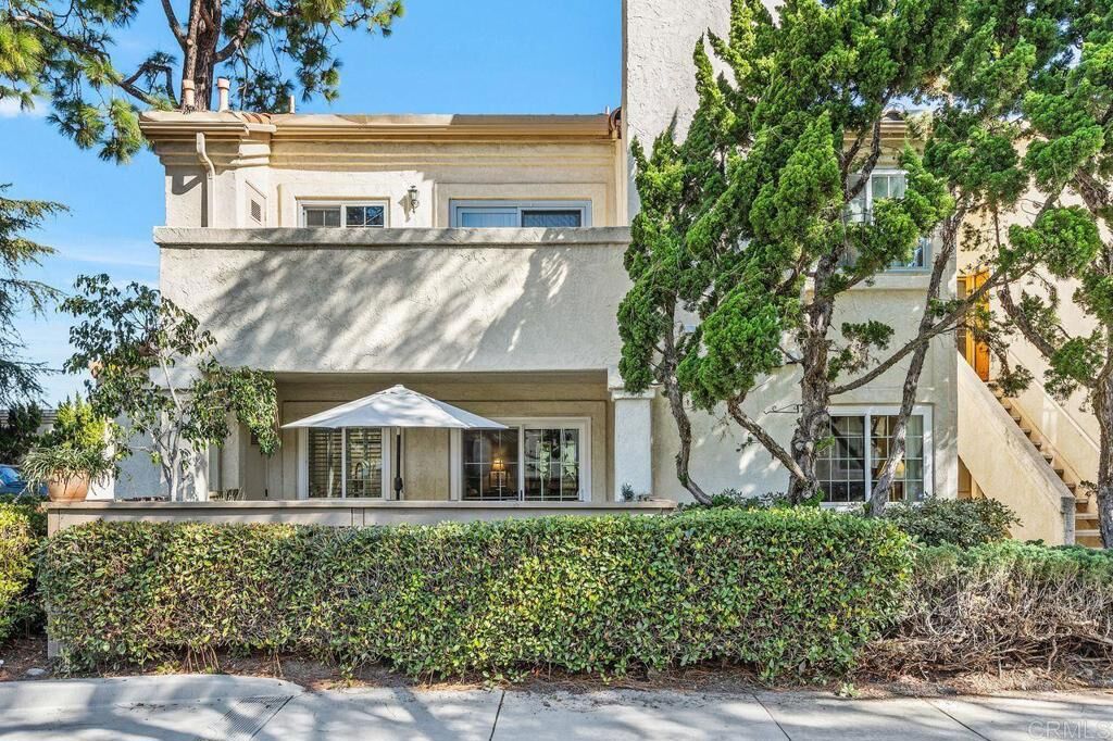 Property Photo:  1050 La Tortuga Drive 5  CA 92081 