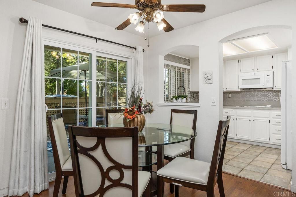 Property Photo:  1050 La Tortuga Drive 5  CA 92081 