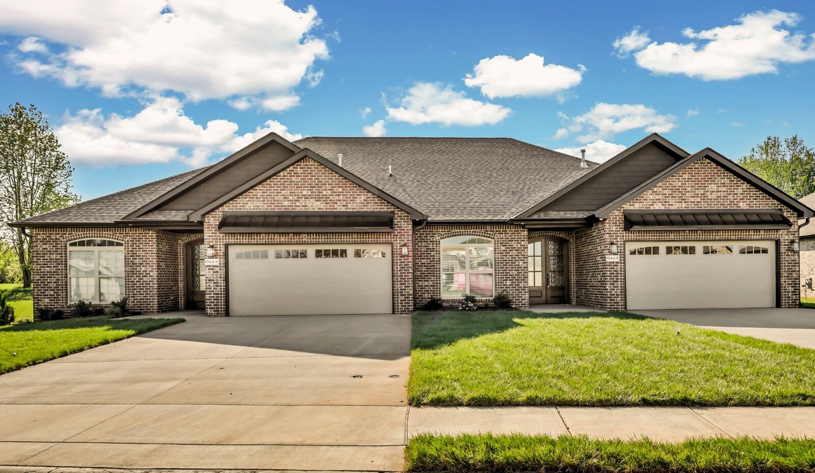 Property Photo: 1044 Veridian Dr Unit 19B TN 37043