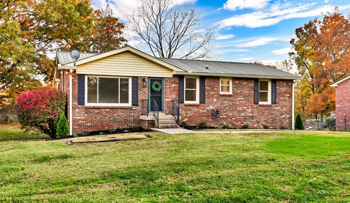 Property Photo:  310 Lake Court Dr  TN 37043 