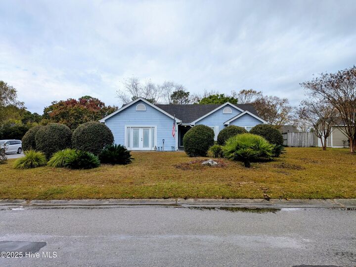 Property Photo:  7101 Medallion Place  NC 28411 