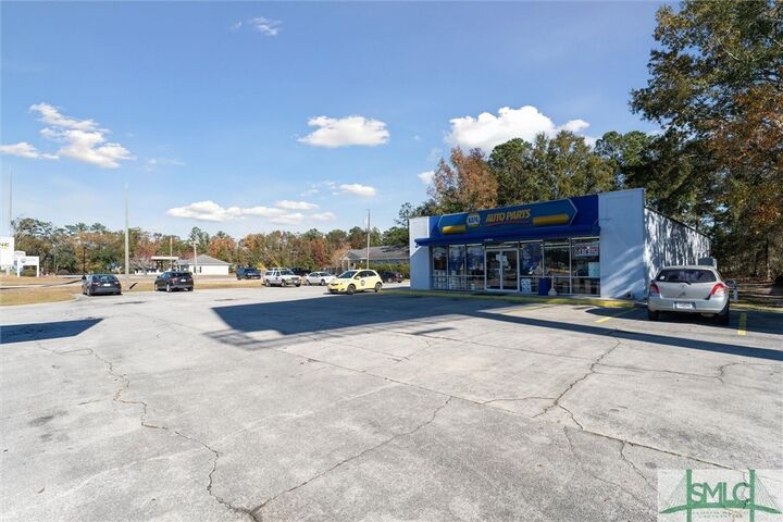 Property Photo: 1564 Dean Forest Road GA 31408