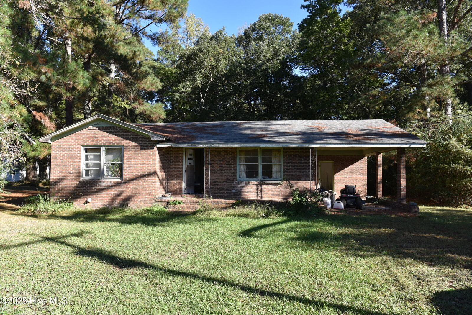 Property Photo:  211 E Modlin Road  NC 27910 