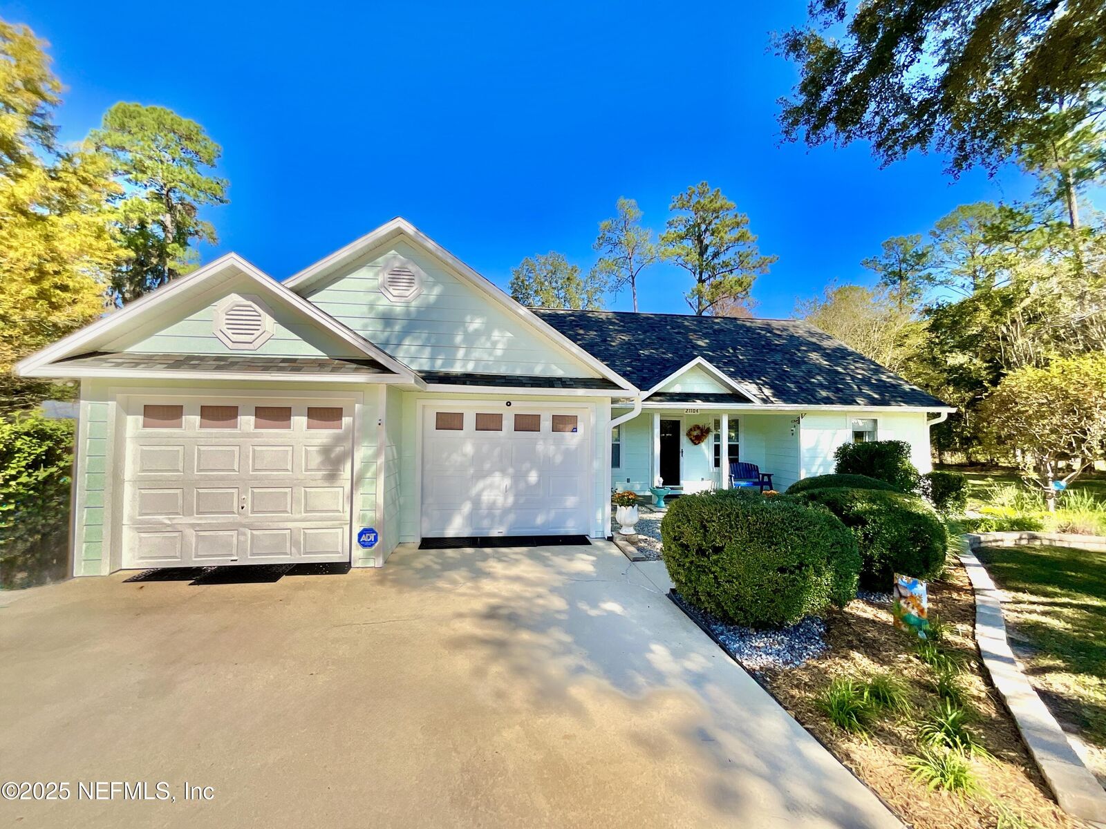 Property Photo:  21104 NE 114th Avenue  FL 32694 