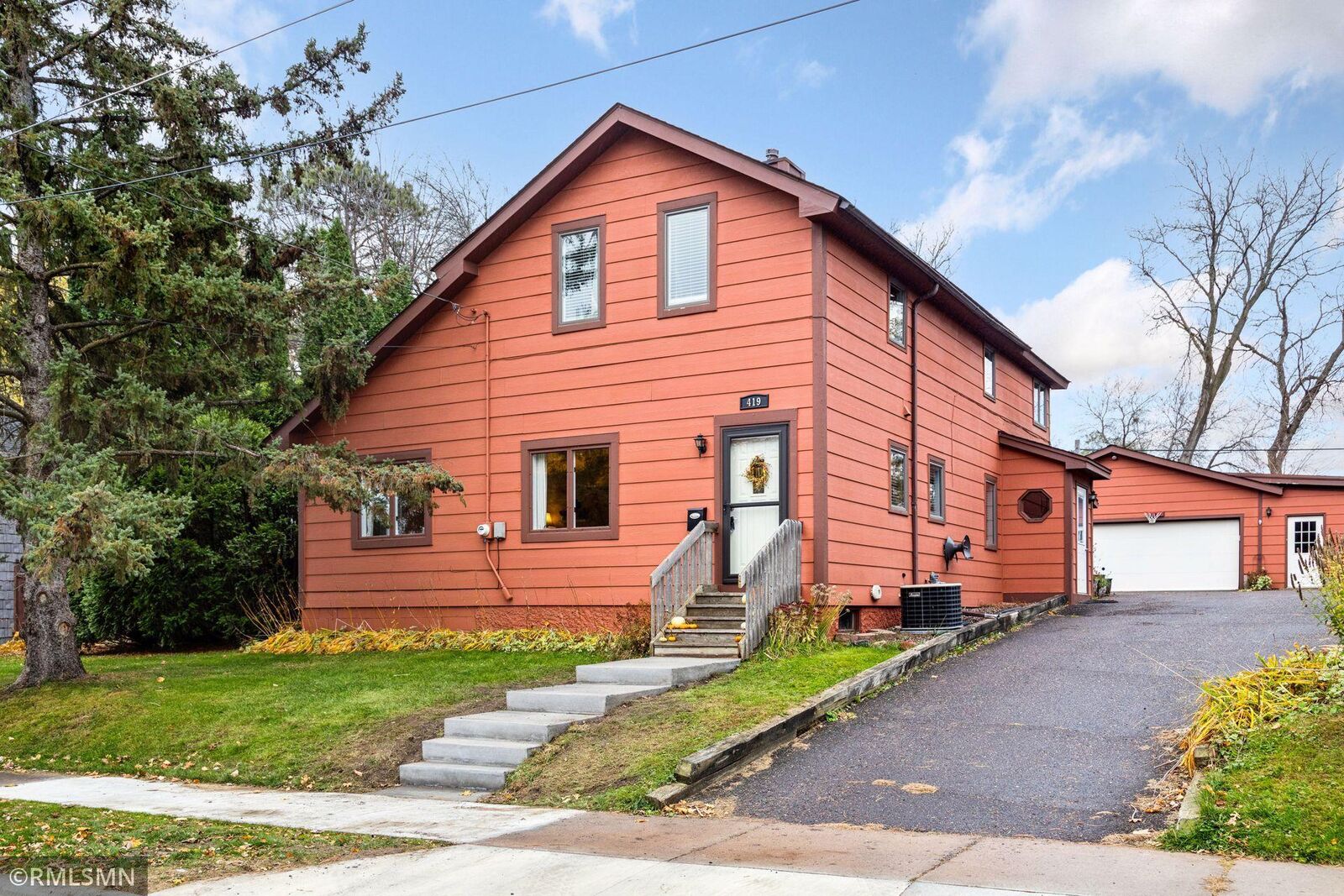Property Photo:  419 Maple Street W  MN 55082 
