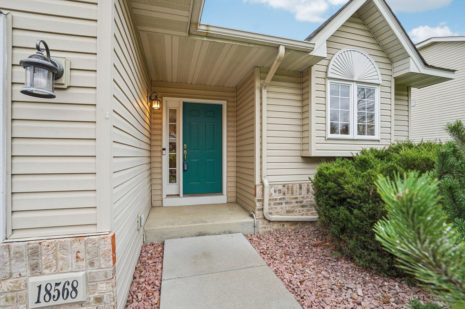 Property Photo: 18568 Euclid Path MN 55024