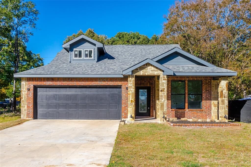 Property Photo:  146 Bluebonnet Drive  TX 75156 
