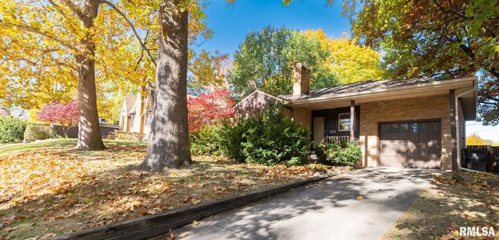 207 W Maywood Avenue  Peoria IL 61604 photo