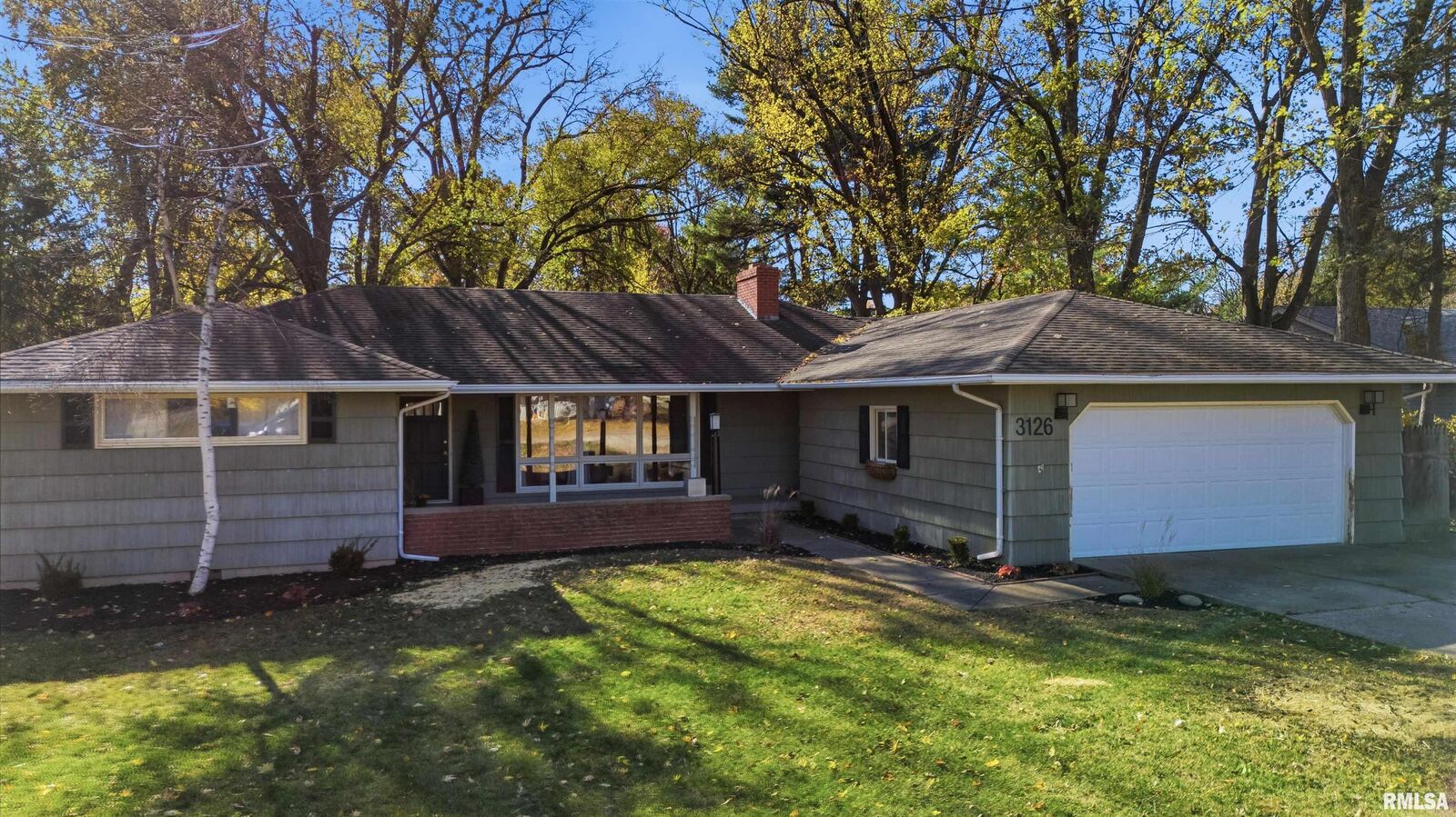 Property Photo:  3126 E Cedar Hills Drive  IL 61523 