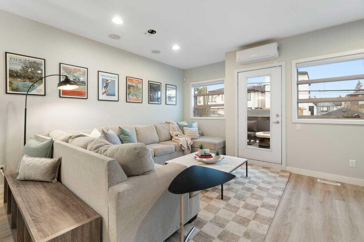 Photo de la propriété:  1929 26A Street SW 2  AB T3E 2B8 