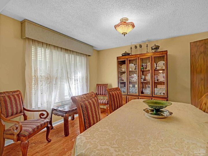 Property Photo:  4112 Croydon Rd  FL 32514 