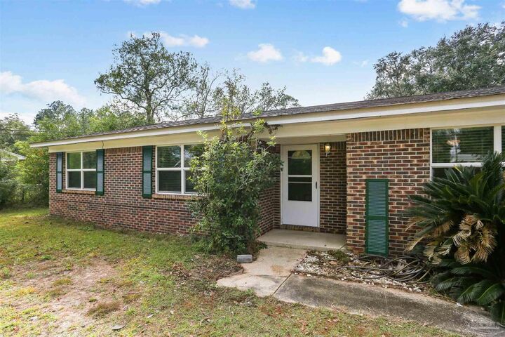 Property Photo: 8129 Mobile Hwy FL 32526