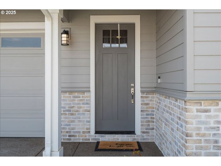 Property Photo:  2754 Inna Ave NW  OR 97304 