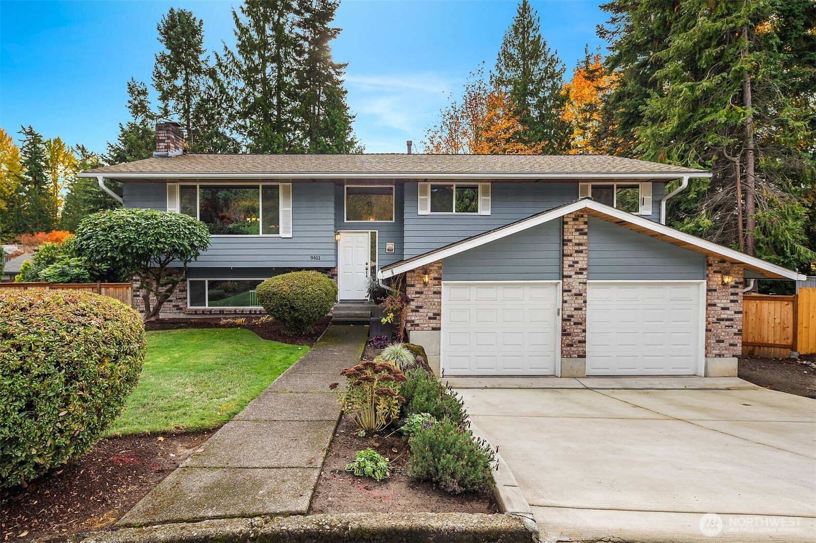 Property Photo:  9611  162nd Avenue NE  WA 98052 