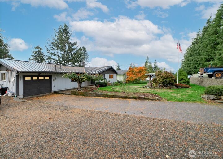 Property Photo:  2529 E Hemmi Road  WA 98226 