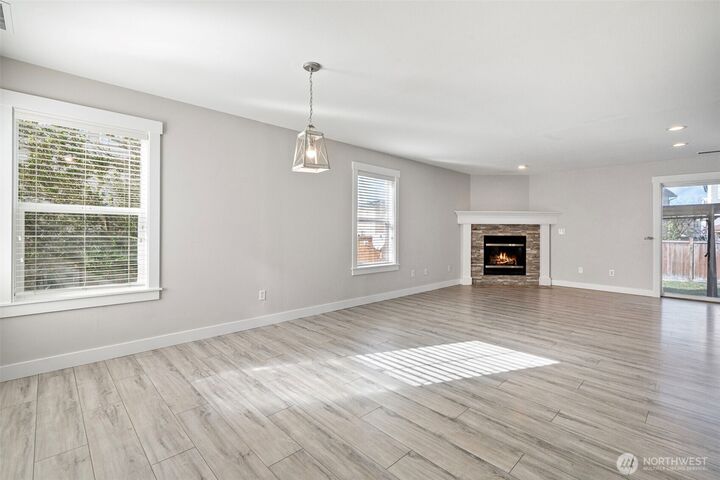 Property Photo: 9547 187th Street Ct E WA 98375