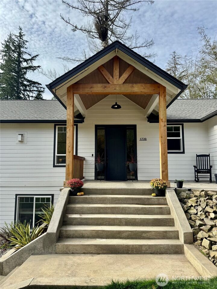 Property Photo: 1720 Bodine Extension Road WA 98626