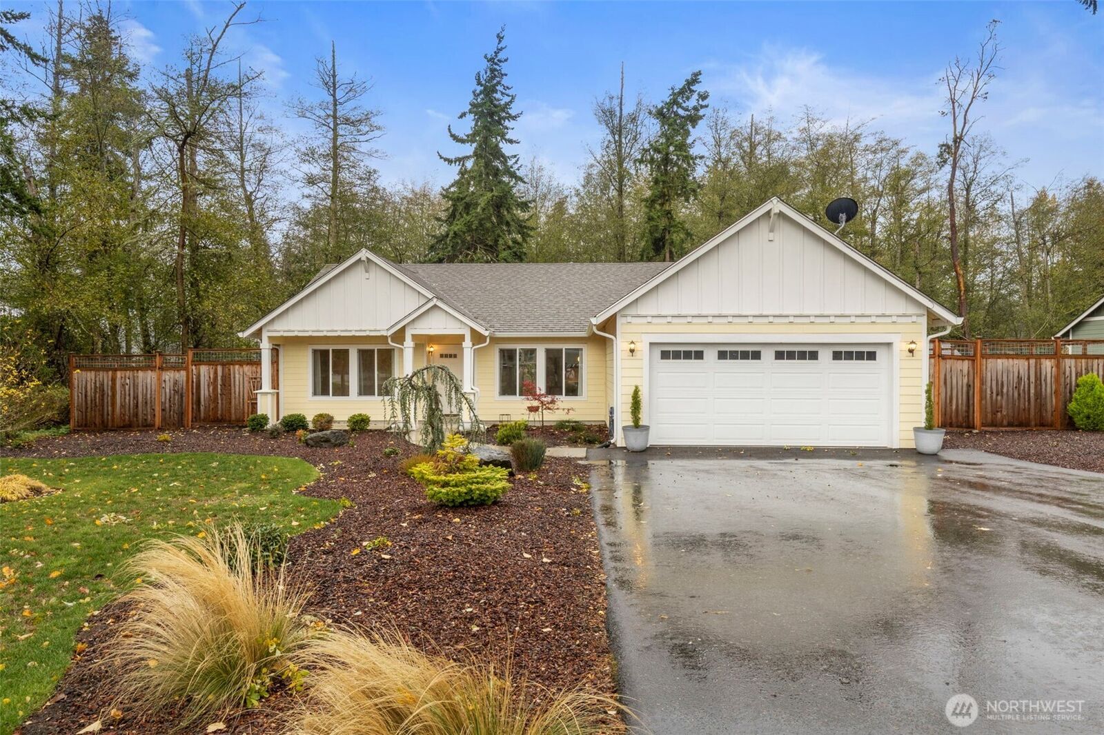 Property Photo:  174 E Island View Avenue  WA 98368 