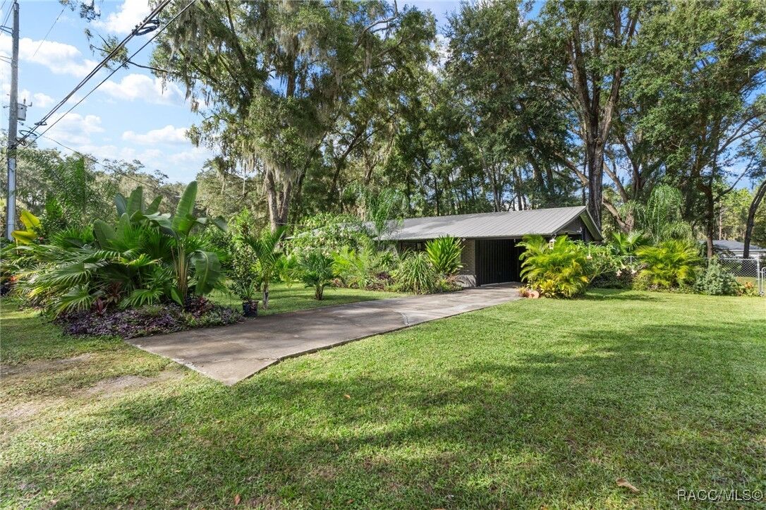 Property Photo: 3751 145th Street FL 34491