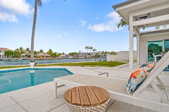 Property Photo: 35 Castle Harbor Island FL 33308