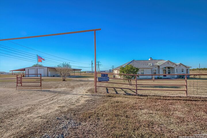 Property Photo: 240 Glory Lane TX 78124