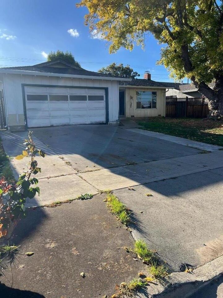 Property Photo: 3923 La Mesa Lane CA 95124